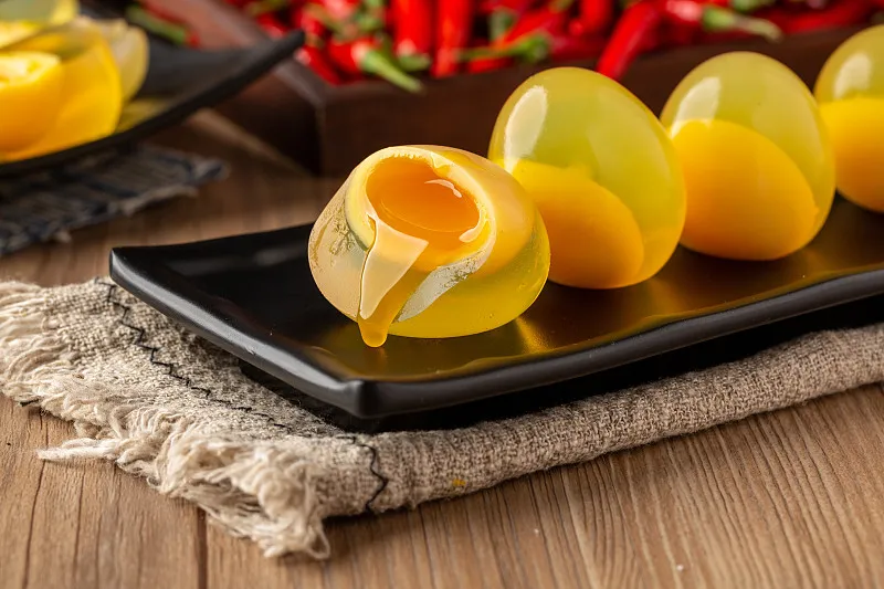 万万没想到！一家卖变蛋的作坊，竟靠5000万枚鸡蛋，孵出近3 - 新媒体情报驿站